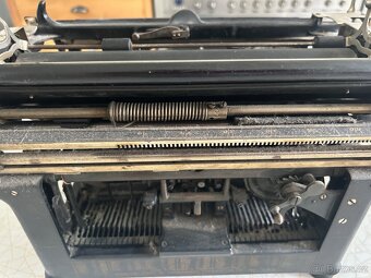 Underwood Starožitný Psací Stroj - 2