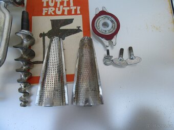 Nabízím starý odštavnovač Tutti Frutti. Kompletní . Originál - 2