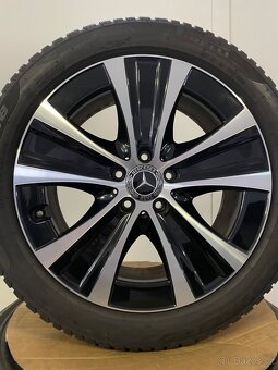 Original Mercedes E W213 S213 R18 Dvourozměr Pneu 95% - 2