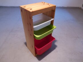 Skříňka na úložné boxy - 2
