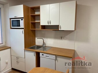Pronájem bytu 2+1 57 m2, Opava, ul. Nám. Sv. Hedviky - 2