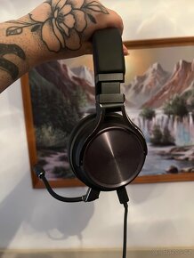 Corsair Virtuoso RGB Wireless XT - 2