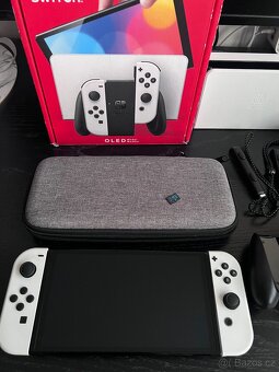 Nintendo Switch OLED super stav + příslušenství - 2