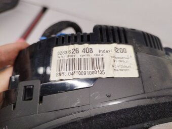 Audi A4 budíky - 2