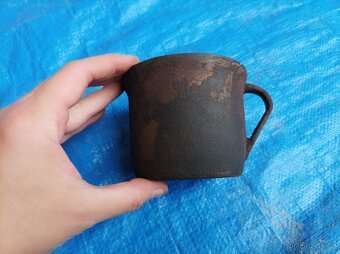 Litinový hrnek - 2