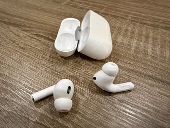 AirPods Pro (2. generace) - kompletní balení + extra kabel - 2