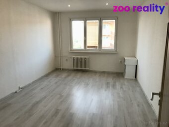 Pronájem 3+1, balkón, POD HVĚZDÁRNOU - 2