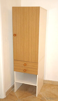 Praktická skříňka ze dvou částí. - 2