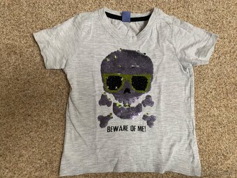 Klučičí přeměňovací tričko 104 (3-4 roky). - 2