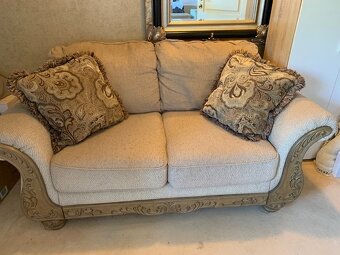 Prodám sedací soupravu Lanett 3+2 – značka ASHLEY (USA). - 2