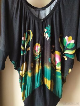 barevná hezká halenka - 2