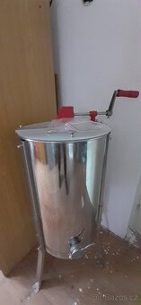 prodám včelí úly,medomet - 2