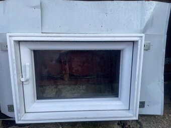 Plastová střešní okna - 2