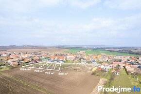 Prodej stavebního pozemku 1.064 m2 - Znojmo - Načeratice - 2