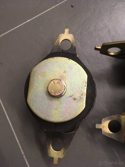 Prodám 5ks silentblok motoru Fiat OEM 7594427 - 2