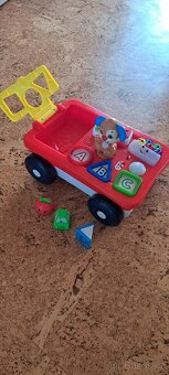 Interaktivní vláček fisher price - 2
