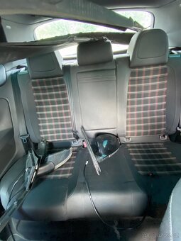 Golf 5 GTI sedačky - 2