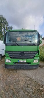 Hákový nosič kontejnerů Mercedes Actros - 2