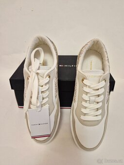Nové dámské tenisky Tommy Hilfiger,  velikost 39. - 2