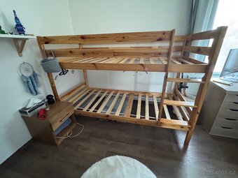 Drevena dvoupatrova postel - 2