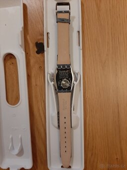 Swatch Blue Sparkle YLS221 - 2