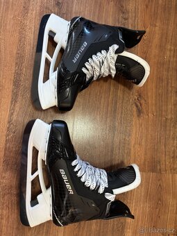 Prodám nové brusle Bauer Supreme Shadow SR vel. 8 FIT 3 - 2