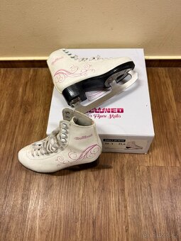 Dívčí brusle vel. 33 - 2