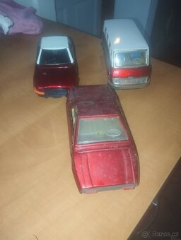 Staré hračky plechové auta - 2