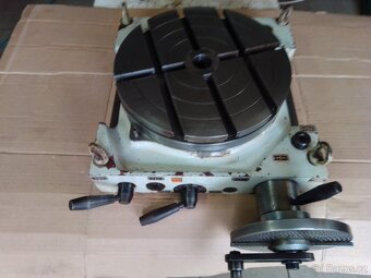 Otočný stůl Tos - 2