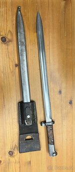 Starý bodák se závěsníkem - 2