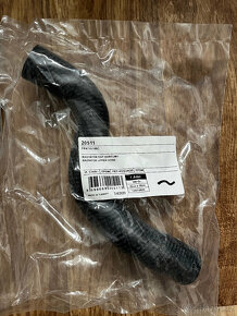 Mazda 323 BJ hadice od chladiče - 2