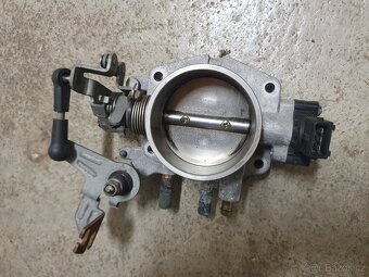 Klapka BMW e36 / e34 motor M50 - 2