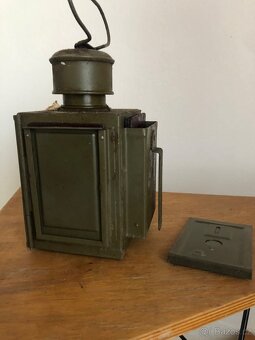 Stará vojenská lampa - 2