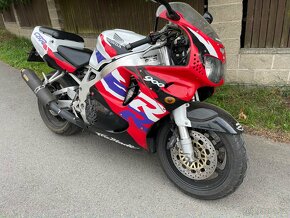 Honda CBR 900 RR - 2