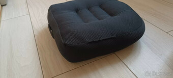 podsedák do auta - 2