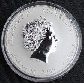 1 oz Rok Bůvola 2009 zlacený reliéf stříbrná mince - 2