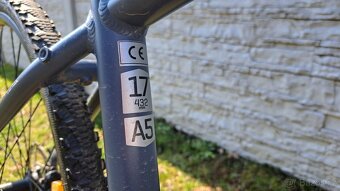 Krosové kolo Apache Matto A5, rám 17", kola 28" - 2