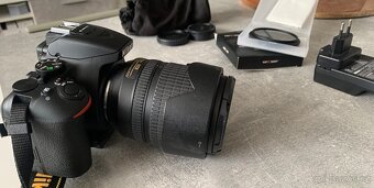 Nikon D5600 + Nikon 18-105mm F3.5-5.6G AF-S DX VR Ed NIKKOR - 2