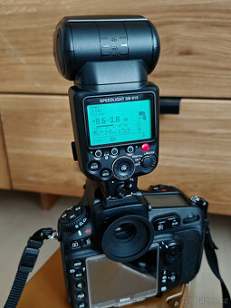 NIKON SB910 - 2