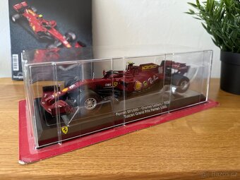 F1 Ferrari 1:24 - formule nové nerozbalené - 2