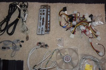 CPU PC kabely, chladiče, DVD mech., záslepky, spojmat, atd. - 2