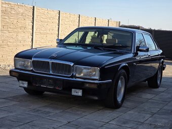 Jaguar Daimler XJ40 - 2