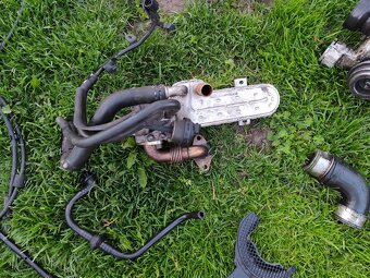 Rozprodám díly z motoru 2 TDI 16 v - 2
