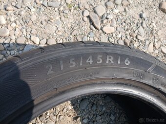 letni dunlop 215/45 R16 se vzorkem 4,5mm - 2