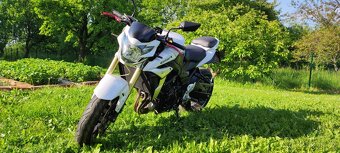 Suzuki GSR 750 - 2