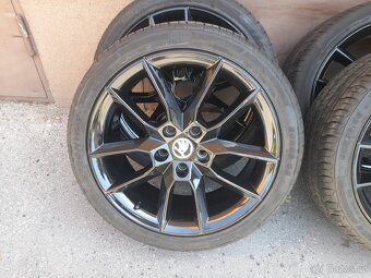 Originál alu kola Škoda model Gemini rozteč 5x112 R18. - 2