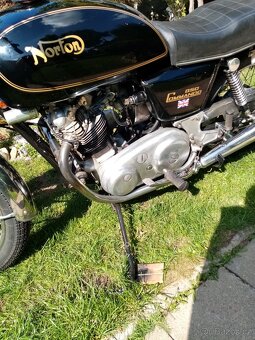 Norton Commando 850 Interstate - 2