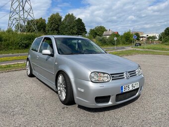 Volkswagen Golf mk4 r32 - 2