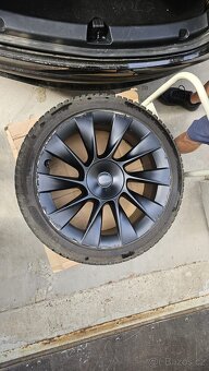 20" kola (disky + zimní pneu) pro Tesla Y - 2