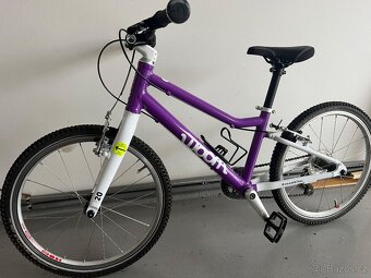 V zaruce detske superlehke kolo Woom 4 24” - 2